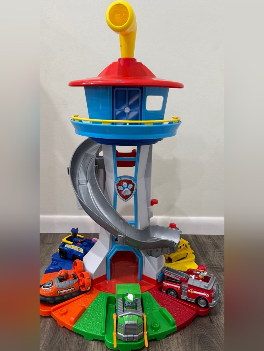 PAW PATROL Lookout tower & Vehicles